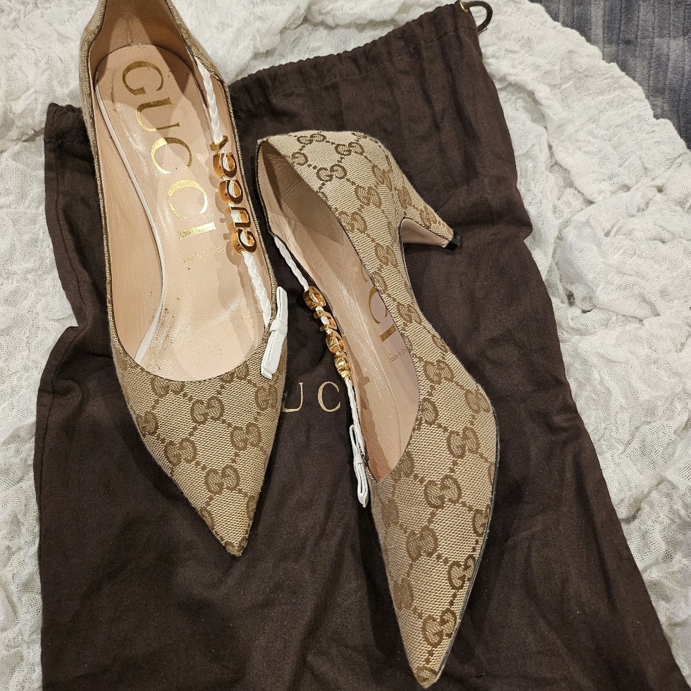 Gucci Women's GG MOnogran Brown Pumps